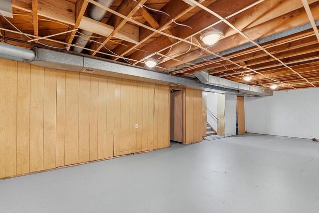 9015 N Iroquois ROAD, Bayside, WI 53217