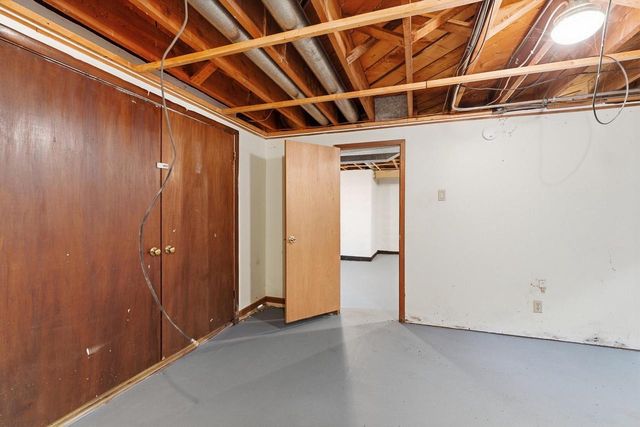 9015 N Iroquois ROAD, Bayside, WI 53217