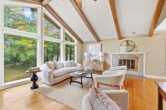 9015 N Iroquois ROAD, Bayside, WI 53217
