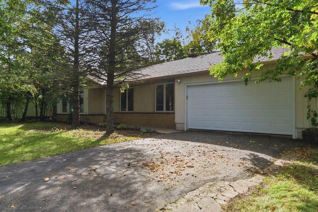 9015 N Iroquois ROAD, Bayside, WI 53217