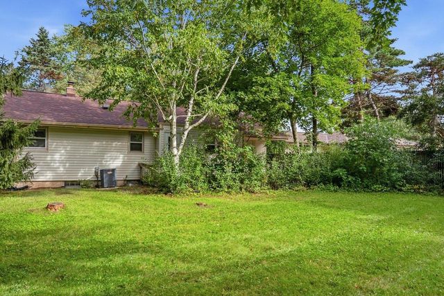 9015 N Iroquois ROAD, Bayside, WI 53217