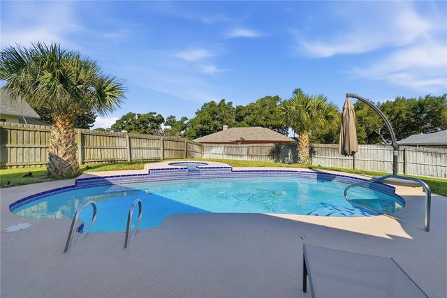 4957 LAKE VALENCIA BOULEVARD E, Palm Harbor, FL 34684