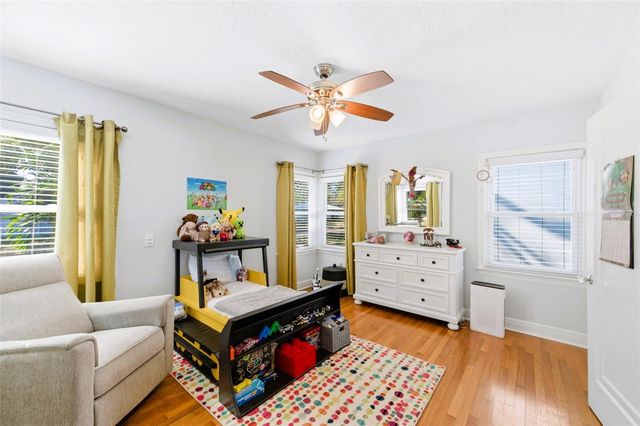 519 27TH AVENUE N, St Petersburg, FL 33704