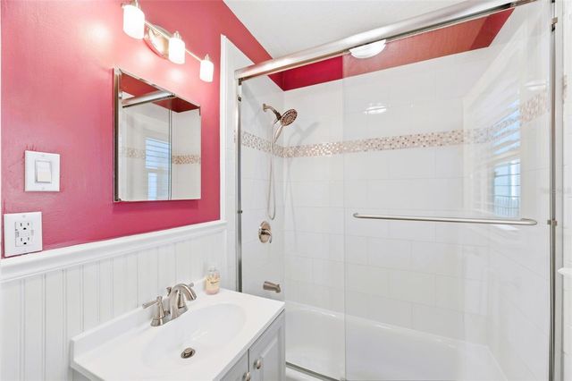 519 27TH AVENUE N, St Petersburg, FL 33704