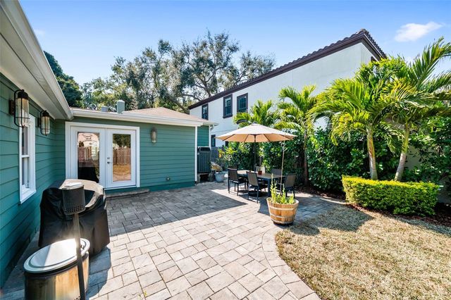 519 27TH AVENUE N, St Petersburg, FL 33704