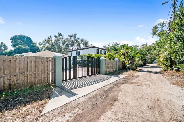 519 27TH AVENUE N, St Petersburg, FL 33704