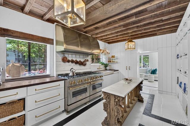 149 Valley Road, Webster Groves, MO 63119