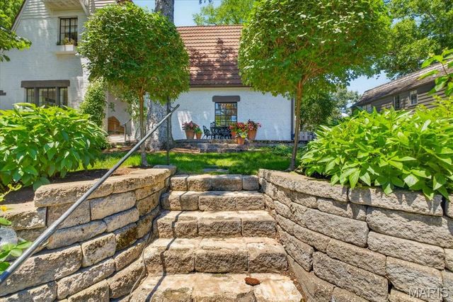 149 Valley Road, Webster Groves, MO 63119