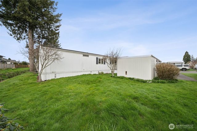 930 Mountain Villa Loop, Enumclaw, WA 98022