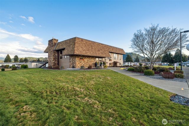 930 Mountain Villa Loop, Enumclaw, WA 98022