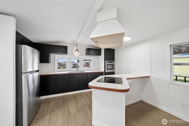 930 Mountain Villa Loop, Enumclaw, WA 98022