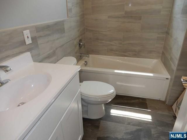 104 Hoyt Street 1st Fl, Kearny, NJ 07032