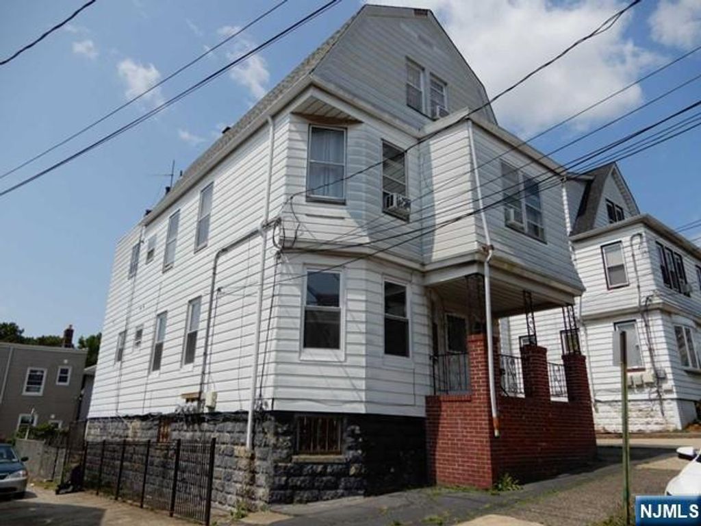 104 Hoyt Street 1st Fl, Kearny, NJ 07032