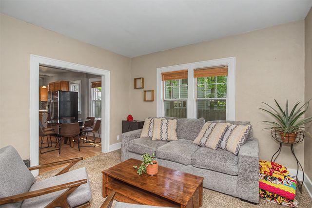 926 Grand Avenue, Ames, IA 50010