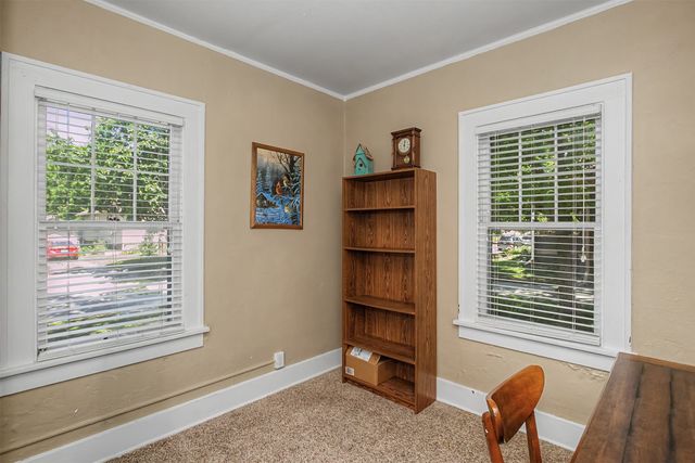 926 Grand Avenue, Ames, IA 50010