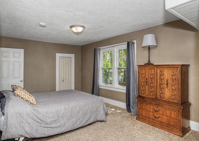926 Grand Avenue, Ames, IA 50010