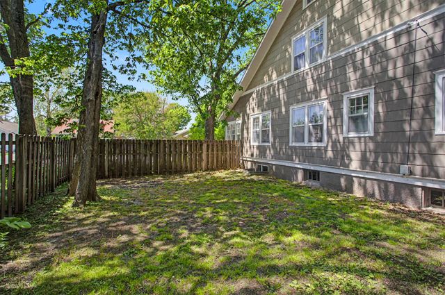 926 Grand Avenue, Ames, IA 50010