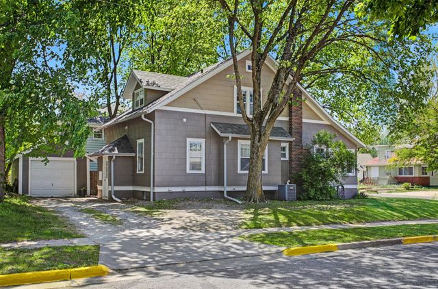 926 Grand Avenue, Ames, IA 50010