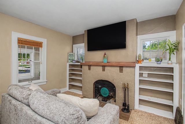 926 Grand Avenue, Ames, IA 50010