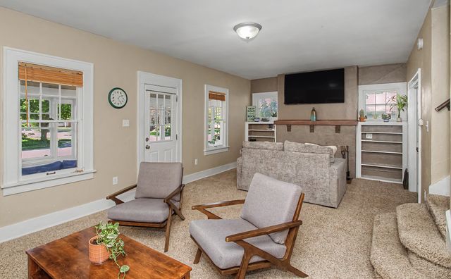 926 Grand Avenue, Ames, IA 50010