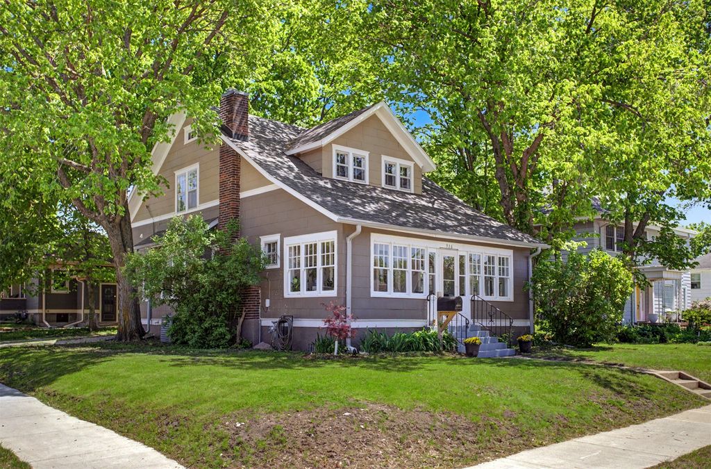 926 Grand Avenue, Ames, IA 50010