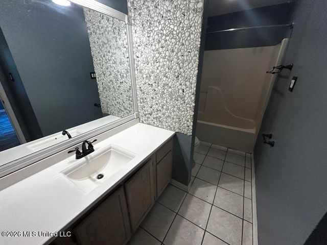 9201 Marina Avenue, Ocean Springs, MS 39564