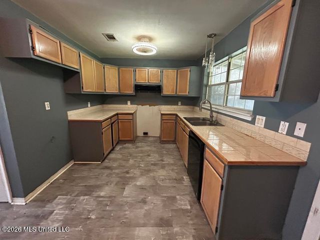 9201 Marina Avenue, Ocean Springs, MS 39564