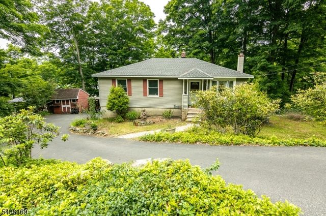 127 Cedar Dr, Andover Twp., NJ 07860