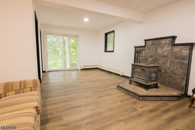 127 Cedar Dr, Andover Twp., NJ 07860