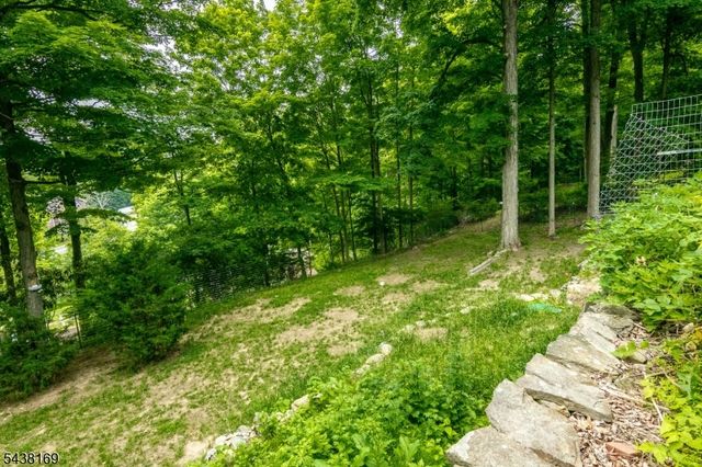 127 Cedar Dr, Andover Twp., NJ 07860