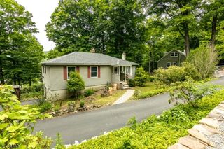 127 Cedar Dr, Andover Twp., NJ 07860