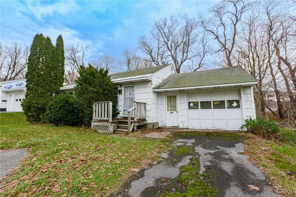 704 Dawes Avenue, Utica, NY 13502