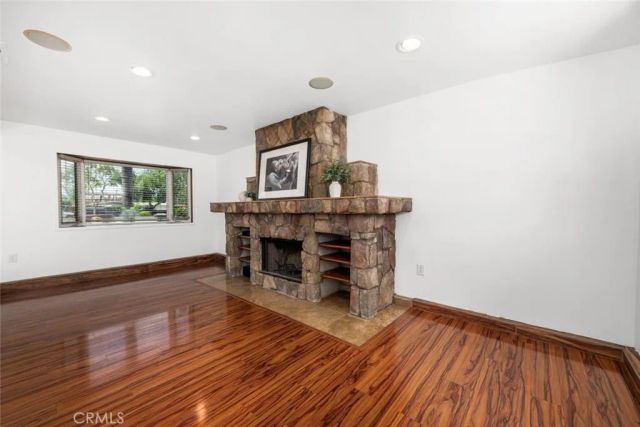 1238 N Studebaker, Long Beach, CA 90815