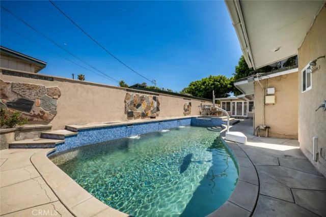 1238 N Studebaker, Long Beach, CA 90815