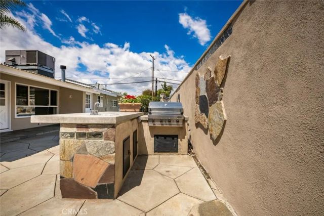 1238 N Studebaker, Long Beach, CA 90815