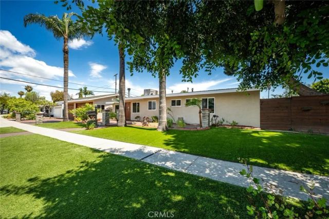 1238 N Studebaker, Long Beach, CA 90815