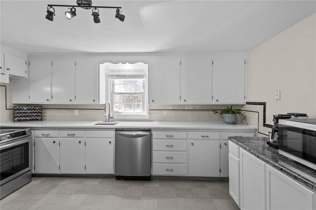 30 Thomas Leighton Boulevard, Cumberland, RI 02864