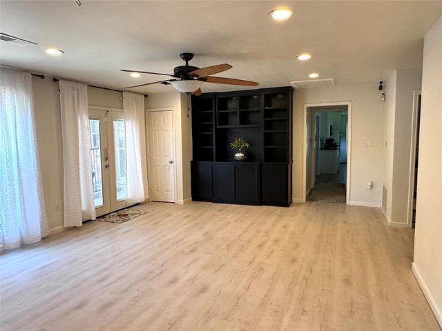 208 Molina Street, Sunnyvale, TX 75182