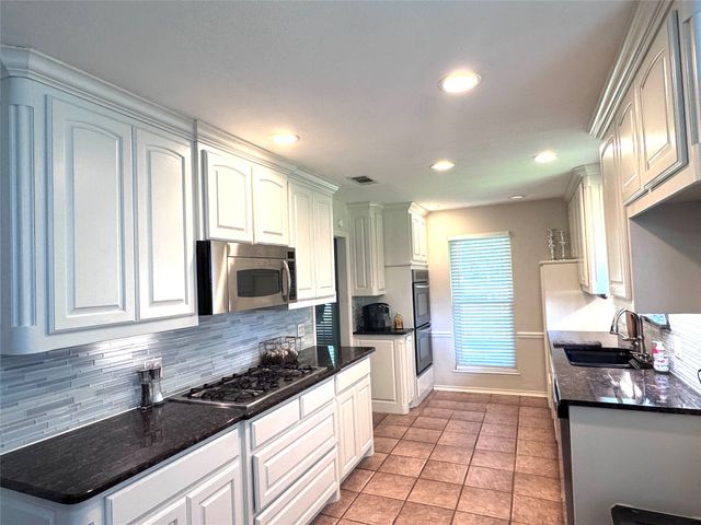 208 Molina Street, Sunnyvale, TX 75182