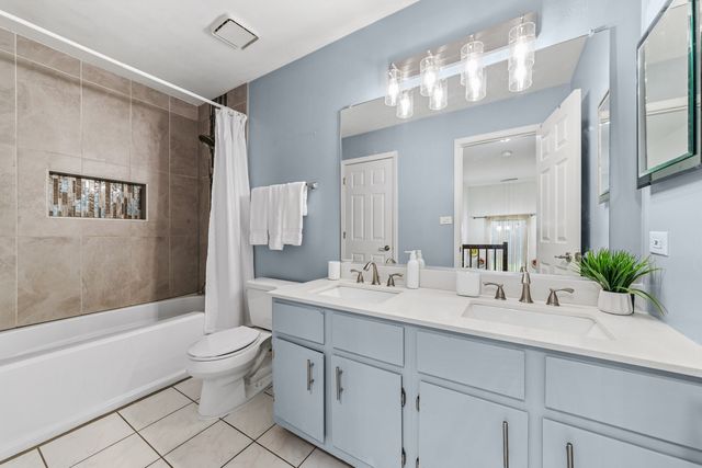 1726 Southbridge Court, Schaumburg, IL 60194