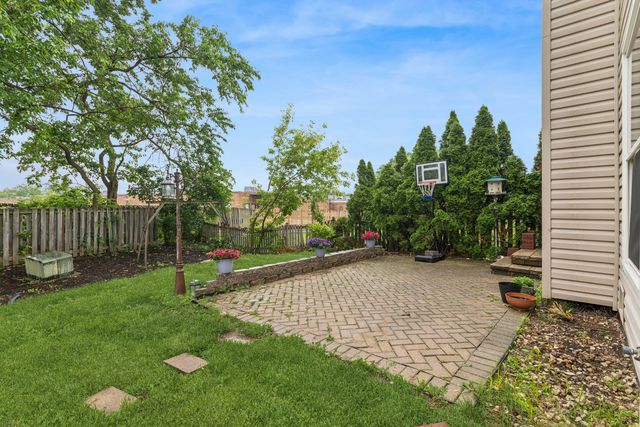 1726 Southbridge Court, Schaumburg, IL 60194