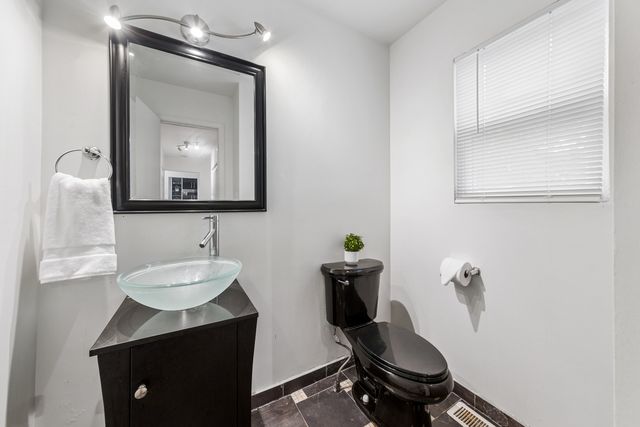 1726 Southbridge Court, Schaumburg, IL 60194