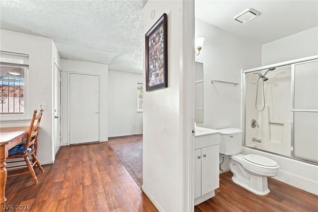 849 Hedge Way 6, Las Vegas, NV 89110