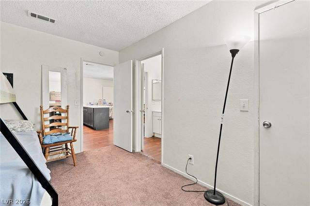 849 Hedge Way 6, Las Vegas, NV 89110