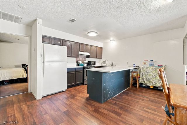 849 Hedge Way 6, Las Vegas, NV 89110