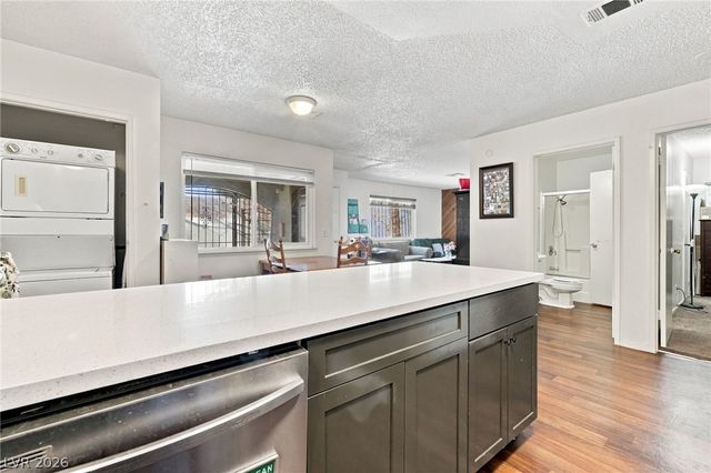 849 Hedge Way 6, Las Vegas, NV 89110