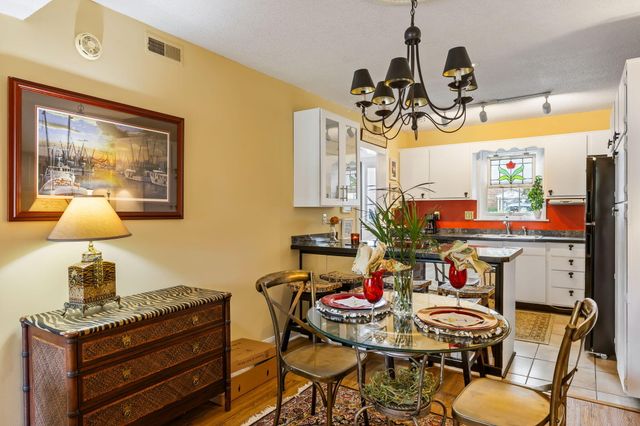 163 Heritage Circle K-8, Mount Pleasant, SC 29464