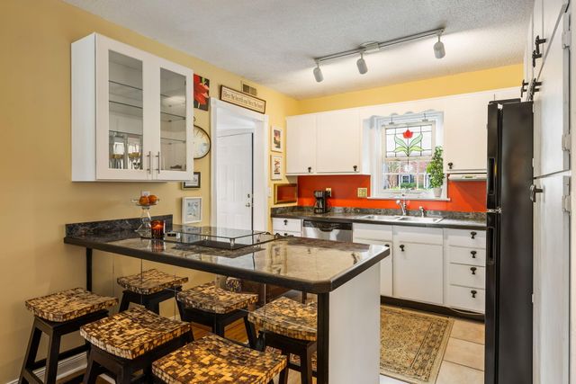 163 Heritage Circle K-8, Mount Pleasant, SC 29464