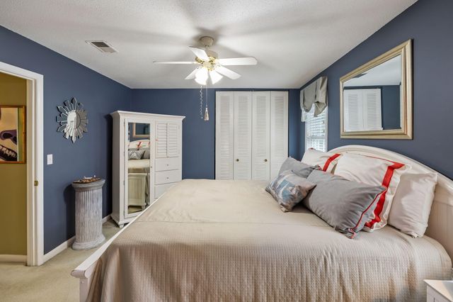 163 Heritage Circle K-8, Mount Pleasant, SC 29464