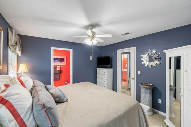 163 Heritage Circle K-8, Mount Pleasant, SC 29464